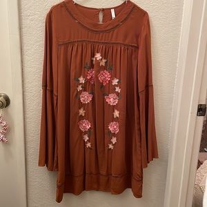 XHILIRATION FLOWY BROWN DRESS
